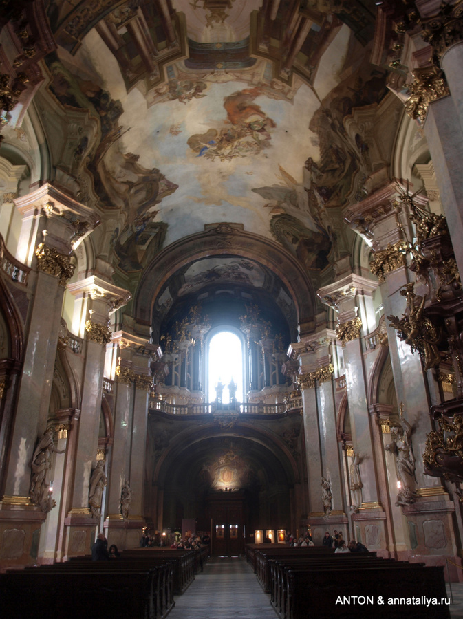 Внутри костела Прага, Чехия