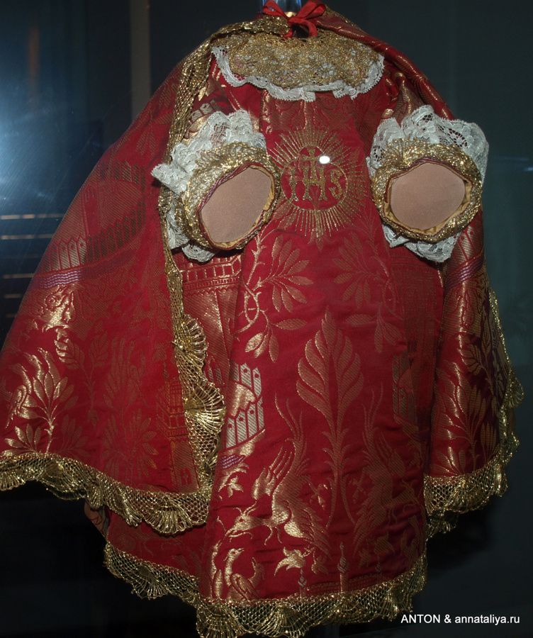 Большая жемчужина - часть 2. Костюмчики младенца Иисуса Прага, Чехия