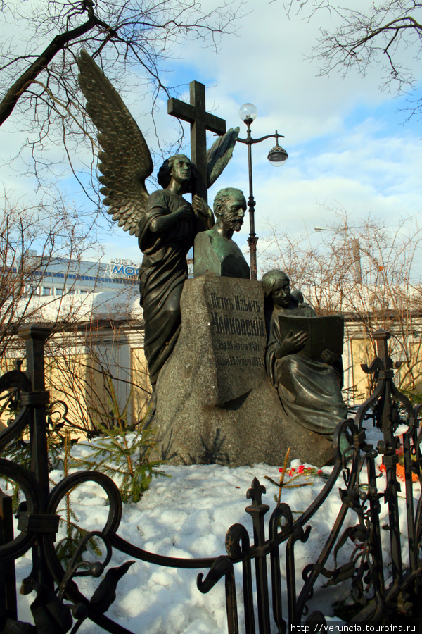 Некрополь, памятник на могиле Чайковского Санкт-Петербург, Россия
