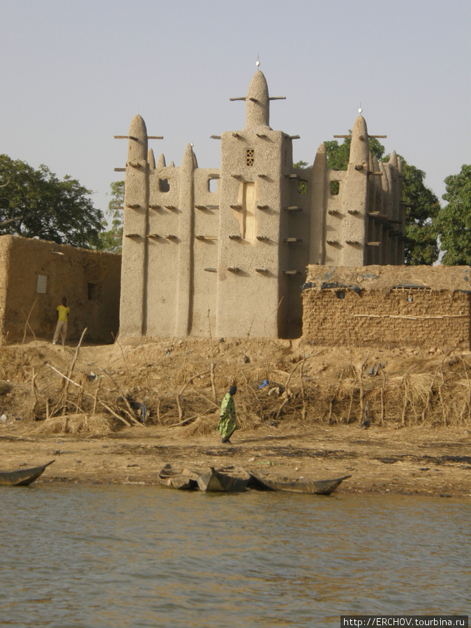 Прогулка по реке Бани Область Мопти, Мали