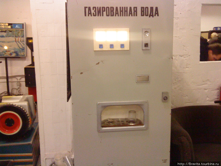 Тот самый автомат с газировкой (простите за качество, фото с телефона)