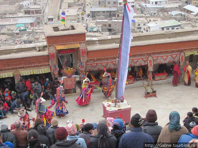 Ритуальный танец начинается... Штат Джамму-и-Кашмир, Индия