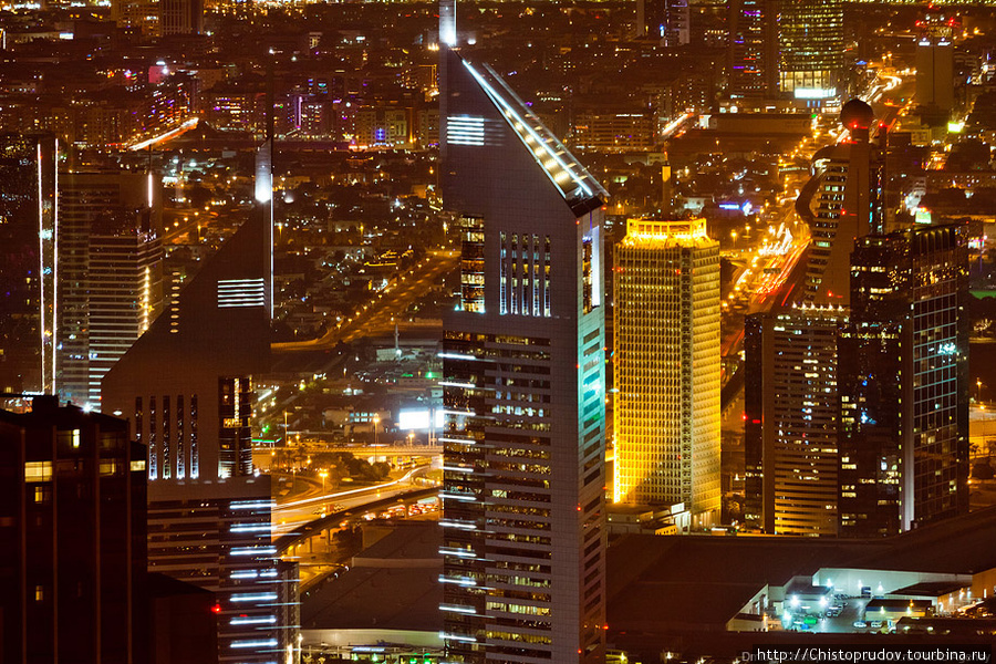«Эмиратcкие Башни». Дубай, ОАЭ