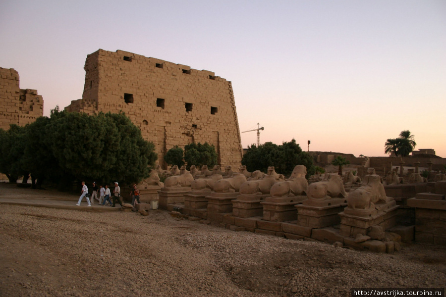 Луксор на закате дня Луксор, Египет