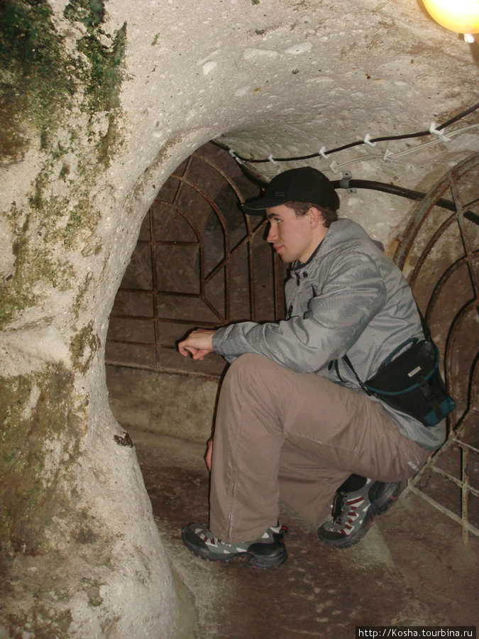 вот так мы и лазили по катакомбам Невшехир, Турция