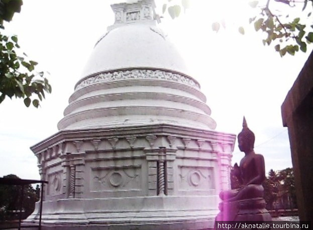 Храм на воде в Коломбо Коломбо, Шри-Ланка