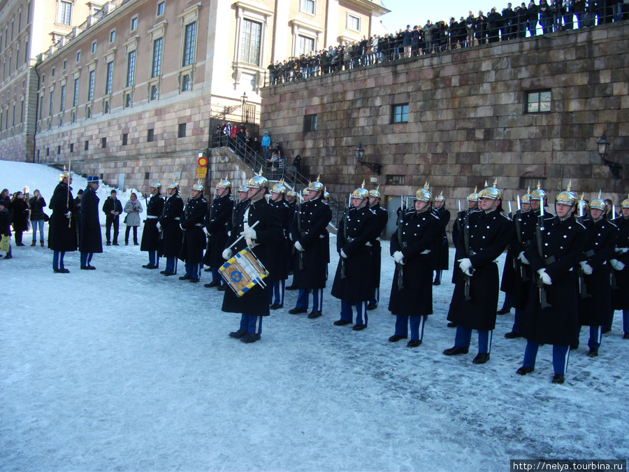 Смена караула у Королевского дворца Стокгольм, Швеция
