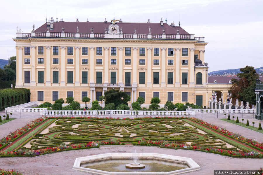 Сказочный пригород с лабиринтом Вена, Австрия
