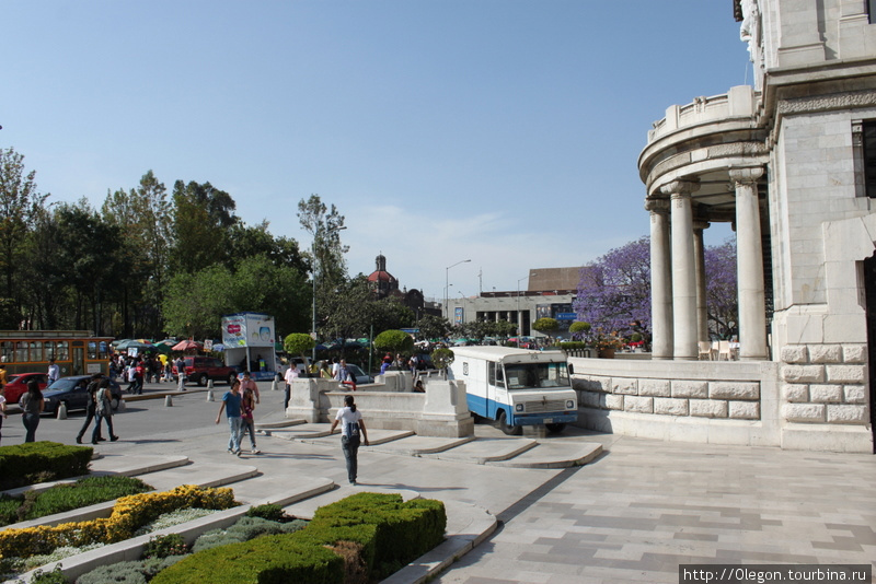 Оперный театр и парк Аламеда Мехико, Мексика