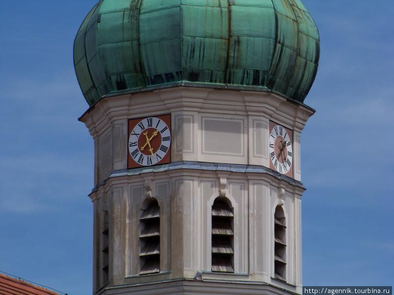 Часы на колокольне собора St. Jacob Дахау, Германия