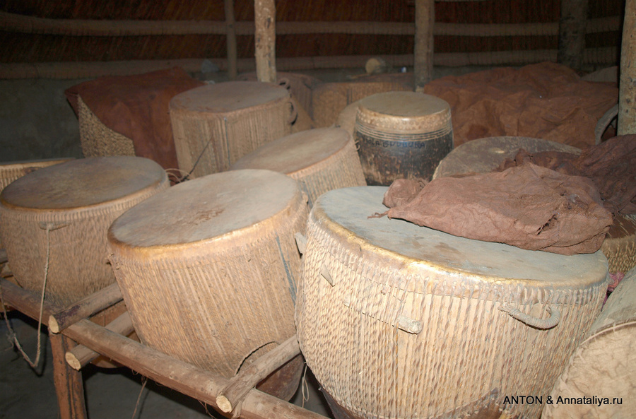 Королевские барабаны Кампала, Уганда