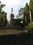 Монумент над фьордом