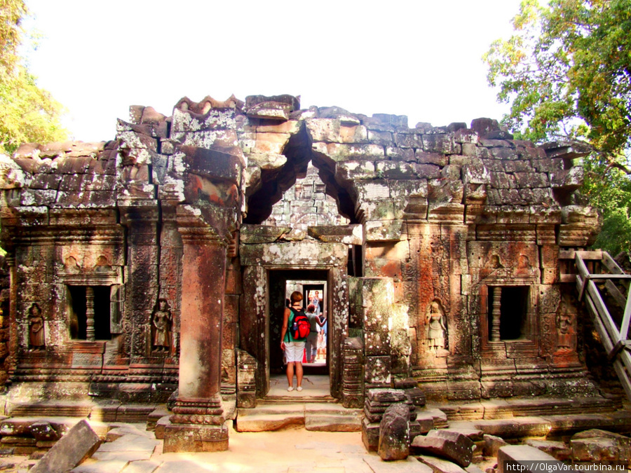 Вход в храм Ангкор (столица государства кхмеров), Камбоджа