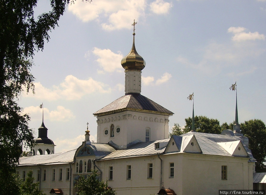 12.07.2009. Толгский монастырь. Никольский надвратный храм Толга, Россия