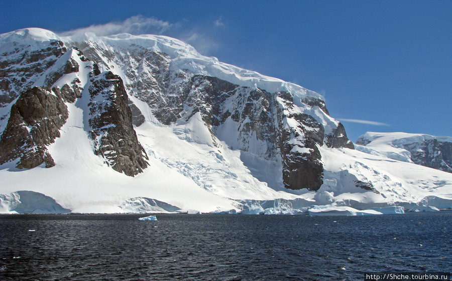 например на эту гору подъема нет Остров Кавервиль, Антарктида