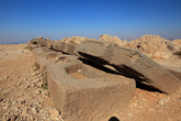 северная терраса святилища на Немрут Даги — крепления для стелл