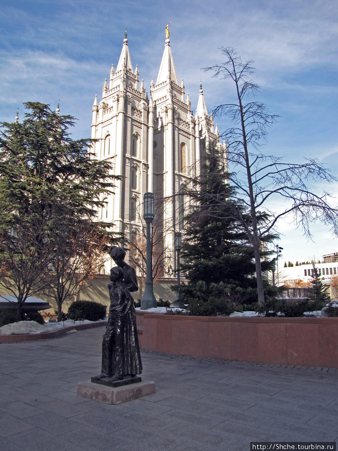 Эта громадина и есть Salt Lake Temple Солт-Лэйк-Сити, CША