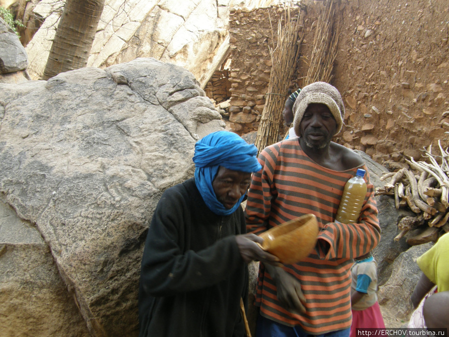 Деревня Юга и её жители Область Мопти, Мали.