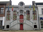 г. Синт-Никлас, Бельгия. Ратуша пригородного городка у Синт-Никласа. Была построена в 1767 году. В 1943 году была отреставрирована и охраняется как памятник архитектуры.