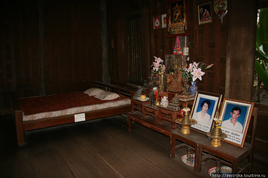 спальня в доме типичной тайской семьи Канчанабури, Таиланд