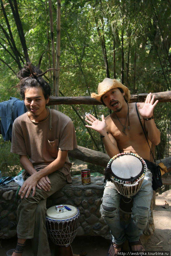 местные музыканты Канчанабури, Таиланд
