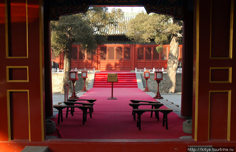 Февраль в храме Конфуция Пекин, Китай