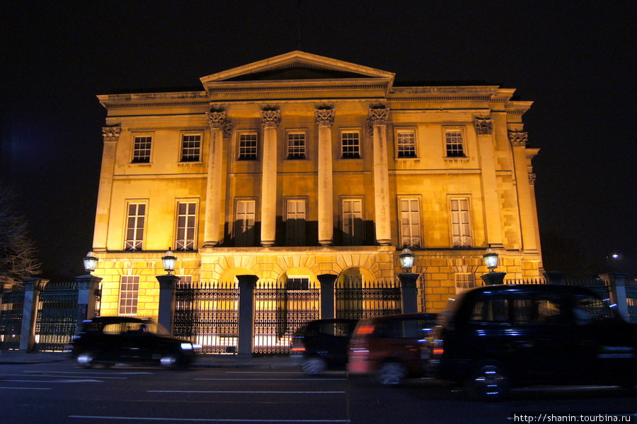 Дворец в Лондоне Лондон, Великобритания