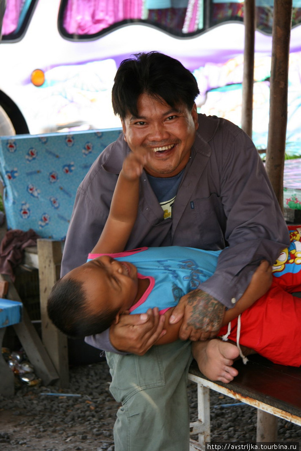 жизнерадостные местные жители Паттайя, Таиланд