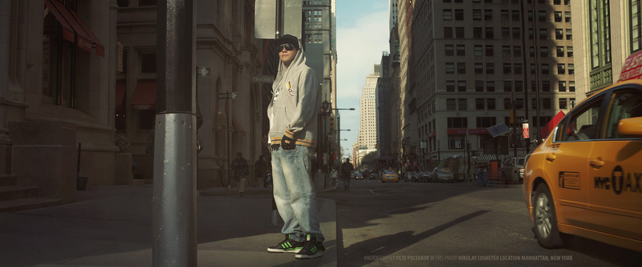Нью-Йорк  на этой фотографии рэп-артист 2Faced  Broadway, Manhattan, New York Нью-Йорк, CША
