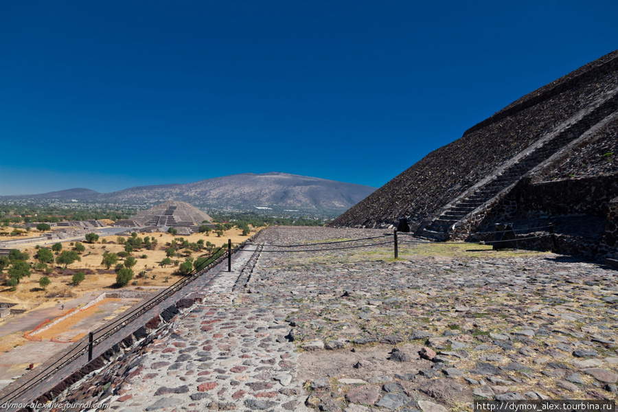 На пирамиду взбирались поэтапно. Мехико, Мексика