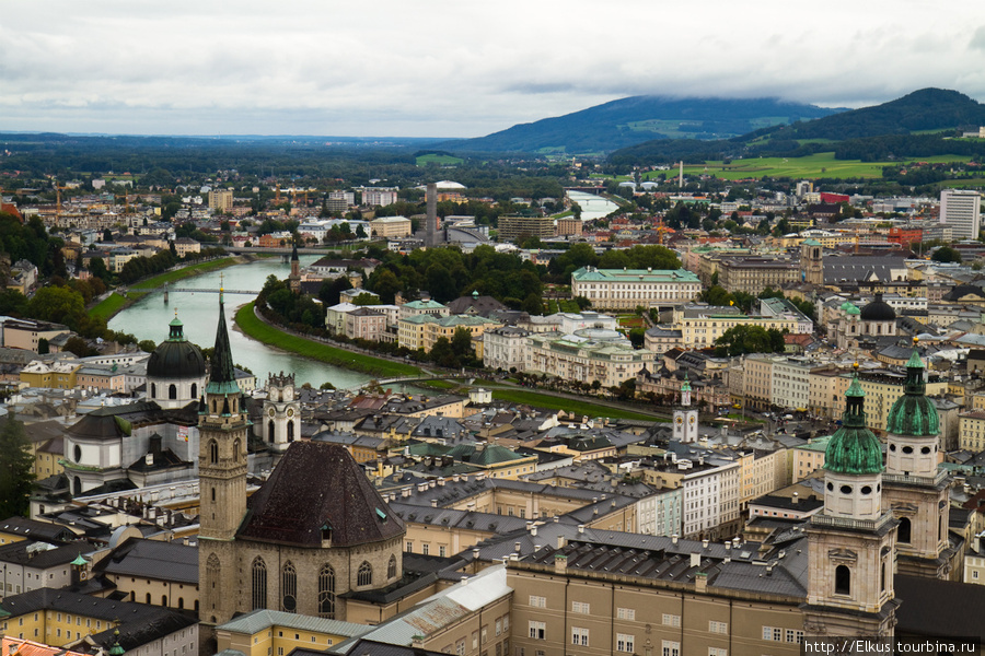 Вид из  замка Зальцбург, Австрия