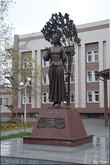 Памятник Народной артистке СССР Кларе Лучко (фото из интернета).