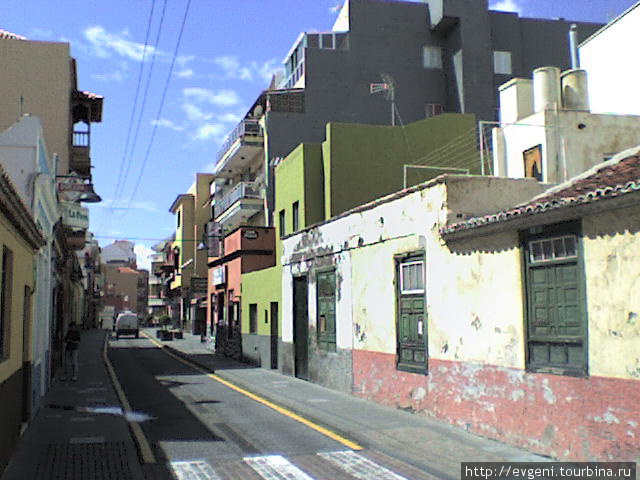 Симпатичная, милая улочка-Calle San Felipe+ Пуэрто-де-ла-Крус, остров Тенерифе, Испания