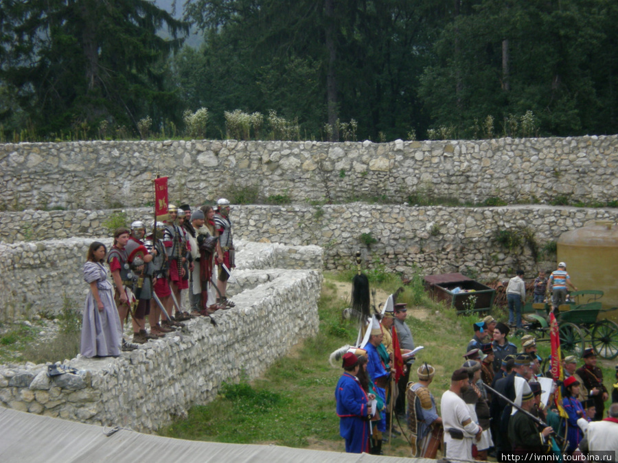 костюмированное представление в крепости Брашов, Румыния
