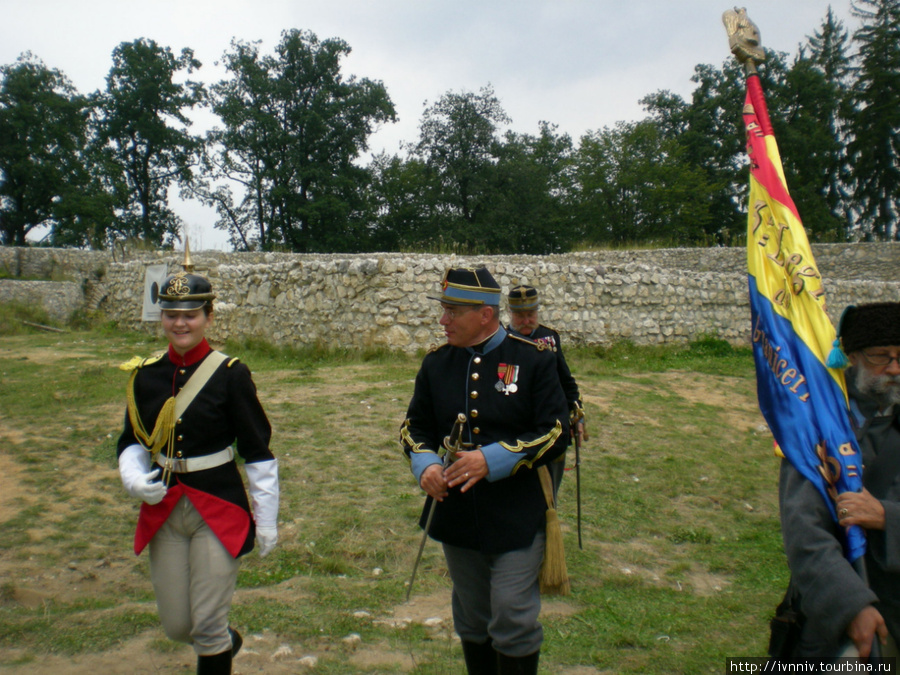 костюмированное представление в крепости Брашов, Румыния