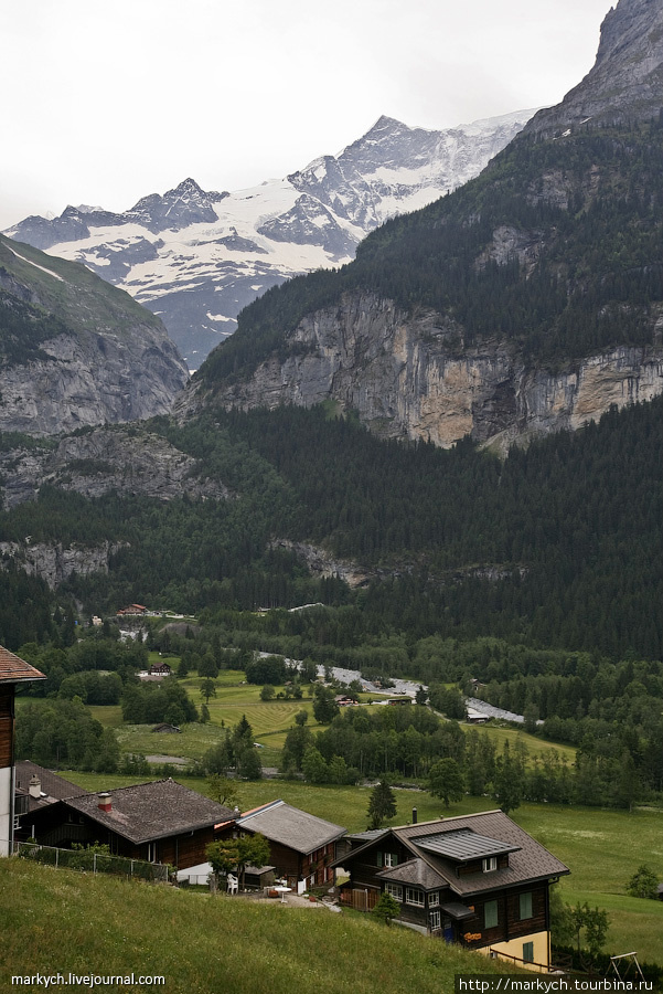 Всему миру Гриндельвальд известен под названием «Деревня Ледников» благодаря основным горным вершинам – Айгер, Мёнх и Юнгфрау. Гриндельвальд, Швейцария