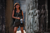 Участница нашего фотопутешествия в храмовом комплексе Ангкор Ват.