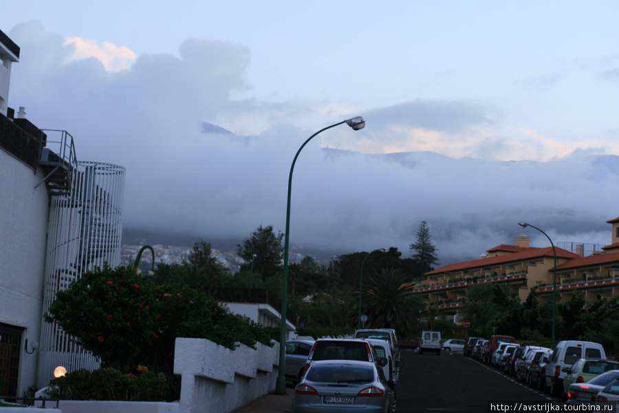 по вечерам облака лежат низко-низко Остров Тенерифе, Испания