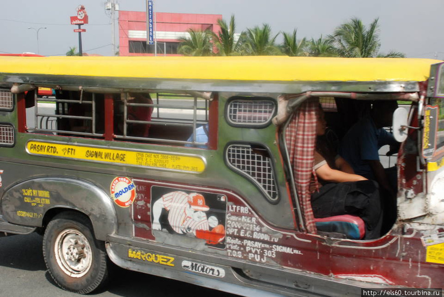 На этих транспортных средствах кодиционеров конечно не найдешь, но о вентиляции их владельцы всячески позаботились. Манила, Филиппины