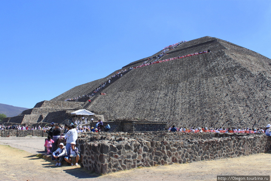 Пирамида солнца в Теотиуакане Теотиуакан пре-испанский город тольтеков, Мексика