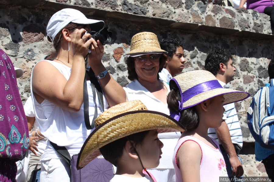 День весеннего равноденствия в Теотиуакане Теотиуакан пре-испанский город тольтеков, Мексика