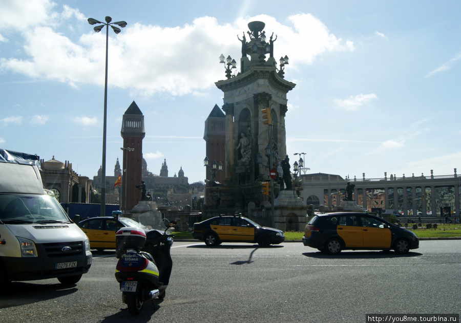 знаменитые, не работающие сейчас, фонтаны на площади Испании Барселона, Испания