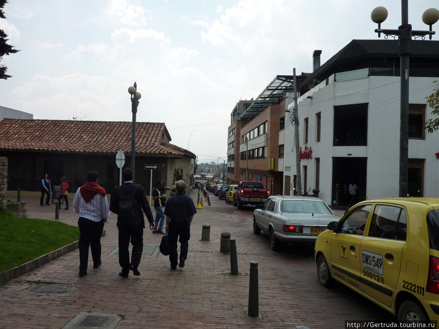 Улочка старой части города. Богота, Колумбия
