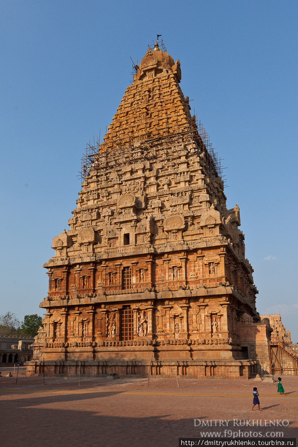 Храм Брихадишварар, Танжавур (штат Тамил Над, Индия) Танджавур, Индия