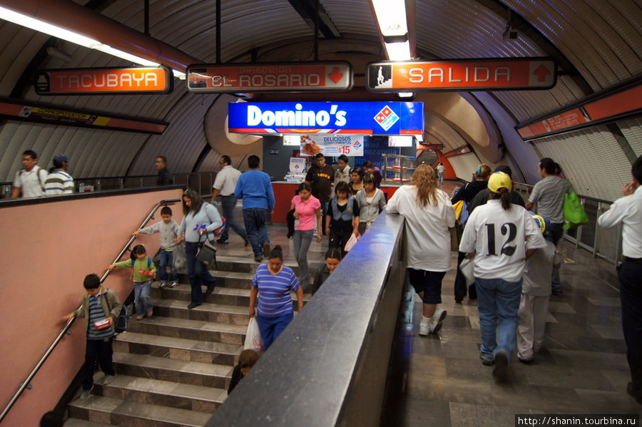 В метро в Мехико Мехико, Мексика