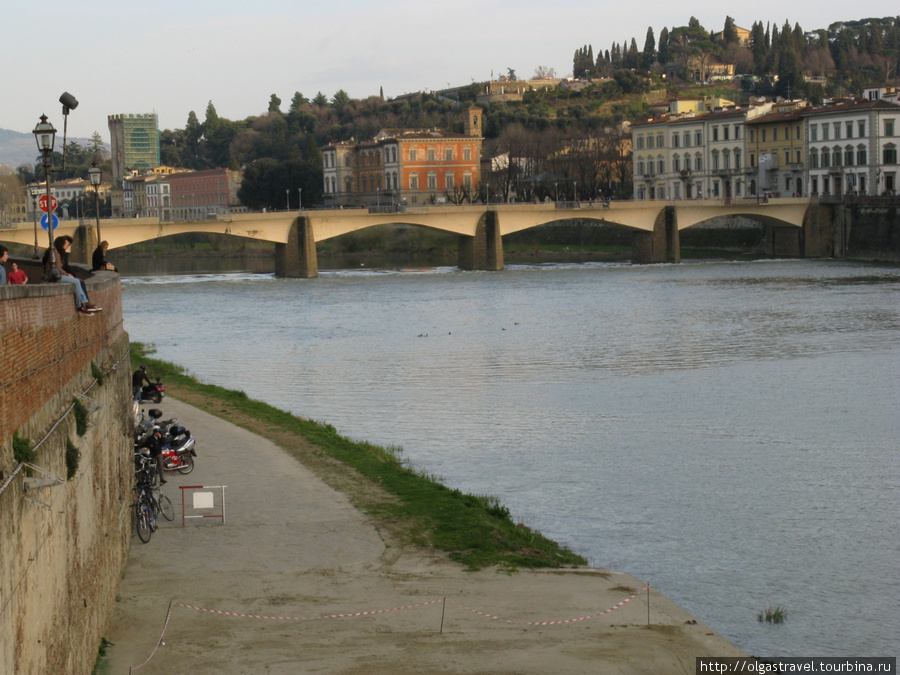 Река Арно и мосты. Флоренция, Италия