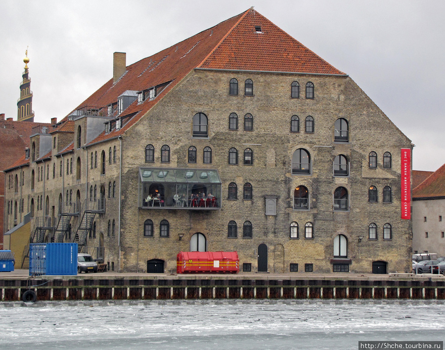 Оригинальный ресторанчик придумали с видом на канал. Копенгаген, Дания