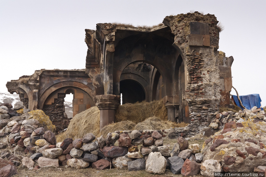 Памятники армянской архитектуры в районе Ани Восточная Анатолия, Турция