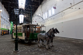 Впервые этот трамвай появился на улицах американских городов в 1832 году, за что получил прозвище американский.