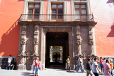 Вход во дворец Арзобиспадо
